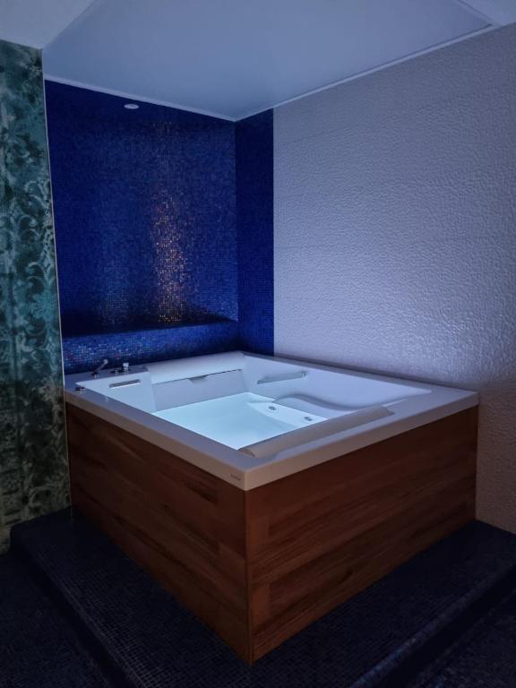 The Smerald 2 room 4