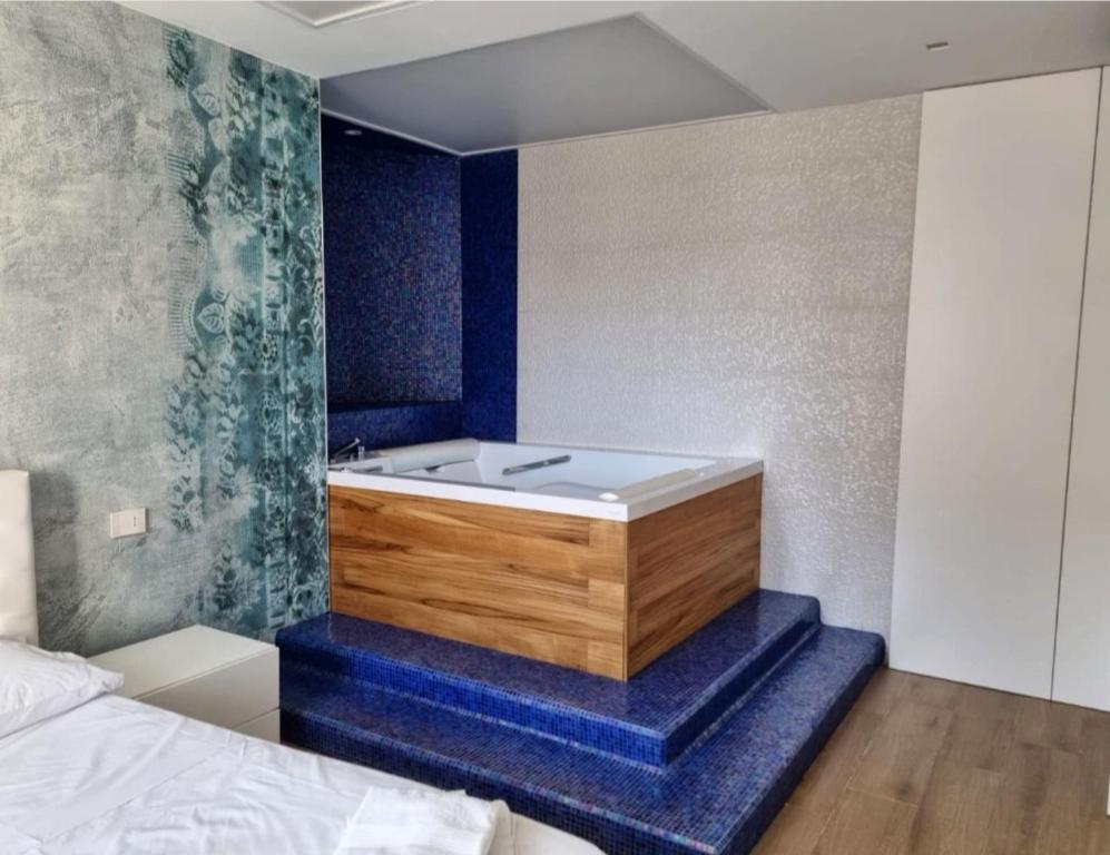 The Smerald 2 room 6